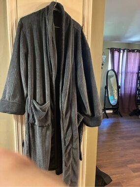 Hanes Men's Ultimate Plush Soft Touch Robe Charcoal Gray, One Size Fits Most